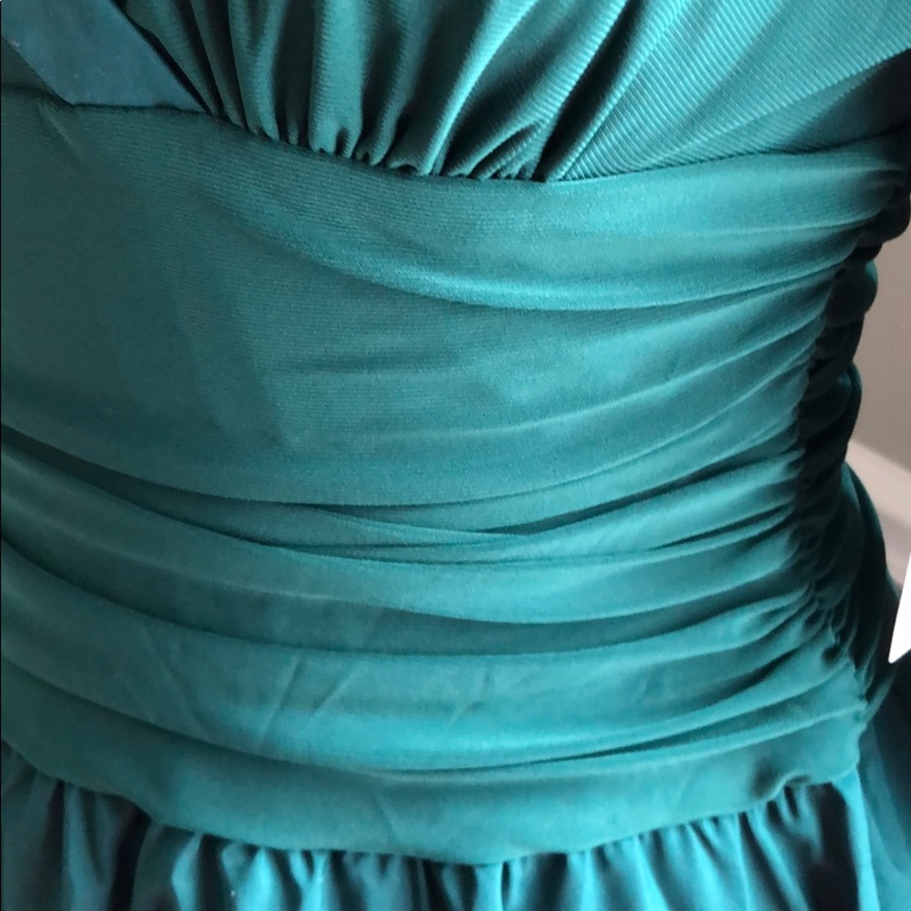 👗Beautiful Emerald! 👗 - Picture 4 of 11